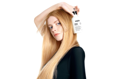 Ενυδάτωση & αποτοξίνωση: Η φροντίδα που χρειάζονται τα ξηρά μαλλιά