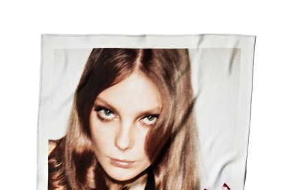 Η Zara γιορτάζει την 50ή της επέτειο με μερικούς από τους σημαντικότερους δημιουργούς της εποχής