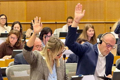 Εγκρίθηκαν στο Ευρωπαϊκό Κοινοβούλιο οι τροπολογίες της Ελεονώρας Μελέτη για ανηλίκους και social media
