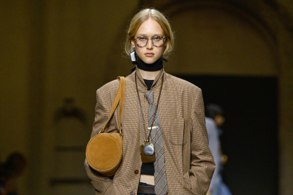 Από την NYFW στην καθημερινότητά μας - Το αξεσουάρ που θα γίνει η τάση της χρονιάς