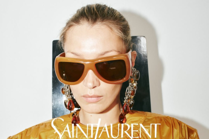 Paris Fashion Week: Η Μπέλα Χαντίντ επέστρεψε στην πασαρέλα του Saint Laurent – Ένα show με έμφαση στο δράμα των '80s