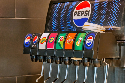 Μία Pepsi με πίκλες, αντίδοτο στο «νεκρό internet»: Η ζήτηση για τον άνθρωπο στην ψηφιακή έρημο