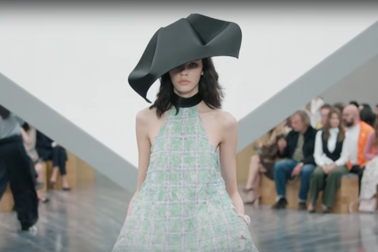 Dior: Ένα ποίημα του Λόρδου Μπάιρον και μια συλλογή ύμνος στη γυναικεία ομορφιά – Δεν περιμέναμε κάτι λιγότερο από τον Jonathan Anderson