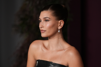 H Χέιλι Μπίμπερ με total leather είναι η επιτομή του sexiness – Πώς θα αντιγράψεις το look της