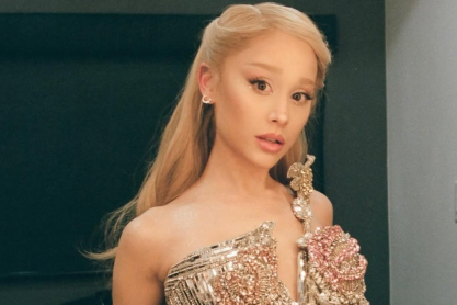 Η Αριάνα Γκράντε υιοθέτησε το πιο hot χρώμα μαλλιών του φθινόπωρου