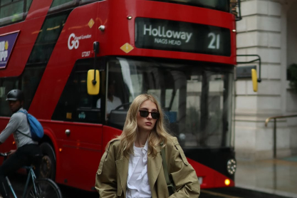 Τα statement sneakers από τα Marks & Spencer στο πιο περιζήτητο print της σεζόν