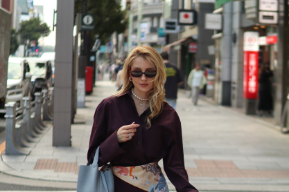 Ο κανόνας του «τρίτου item» που υπόσχεται να σε βοηθήσει να βρεις το στιλ σου – και να κάνεις πάντα chic outfits