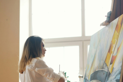 Η Ιρλανδία τιμά την τέχνη της: Καθιερώνει μόνιμο βασικό εισόδημα 1.500$ για τους καλλιτέχνες