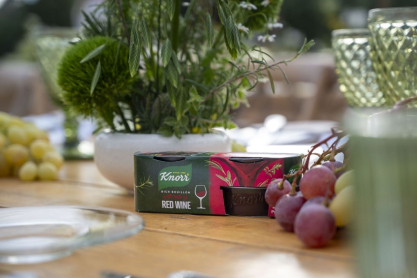 Μια βραδιά αφιερωμένη στη γεύση: Η Knorr παρουσίασε τους νέους Σπιτικούς Ζωμούς με εκχύλισμα κρασιού