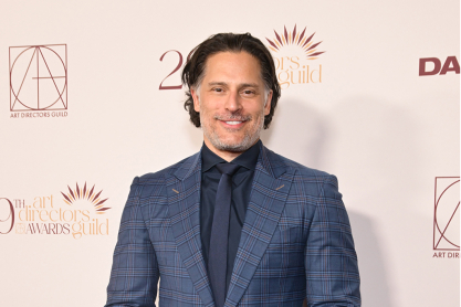 Τζο Μανγκανιέλο: O πρώην σύζυγος της Σοφία Βεργκάρα αρραβωνιάστηκε με την Κέιτλιν Ο’Κόνορ 