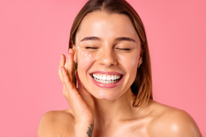 Ενυδάτωση προσώπου: Το μυστικό για επιδερμίδα που λάμπει με φυσικό τρόπο