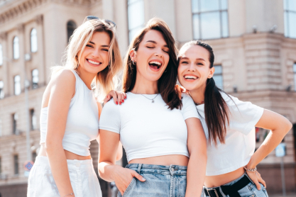 #ChangeTheCompliment: Εδώ και πολλές γενιές, τα τη κορίτσια μεγαλώνουν ακούγοντας κομπλιμέντα που αφορούν κυρίως την εμφάνισή τους