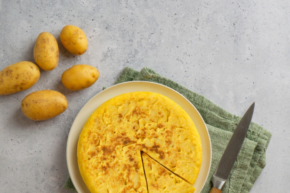 Δεν φαντάζεσαι πόσο εύκολη είναι αυτή η αλμυρή πίτα με πατάτες και κρεμμύδια