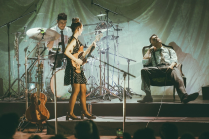 Asaf Avidan: Ο καλλιτέχνης που νιώθεις πριν καν τον ακούσεις live