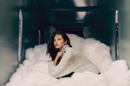 Tα επιδέξια χέρια των τεχνιτών της Falconeri δίνουν ζωή σε μια νέα ιδέα καθαρότητας