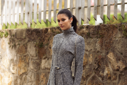 Αυτό είναι το φόρεμα που θα σε βγάλει ασπροπρόσωπη αυτή τη σεζόν - Πώς θα το φορέσεις