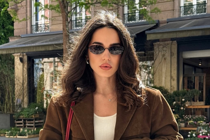 φριζάρισμα σγουρά μαλλιά