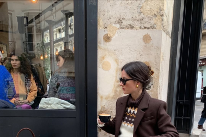 Tέλος στα βαρετά πλεκτά: 5 + 1 τρόποι να φορέσεις το basic knit σου με τον πιο updated τρόπο