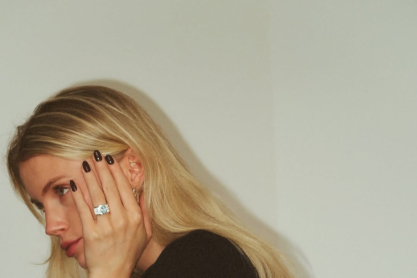 μπορντό νύχια