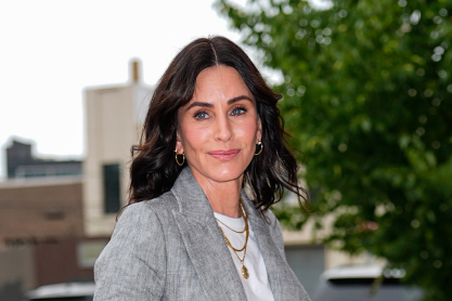 Κόρτνεϊ Κοξ: Σκηνοθετεί το ψυχολογικό θρίλερ «Evil Genius» με Πατρίσια Αρκέτ και Ντέιβιντ 