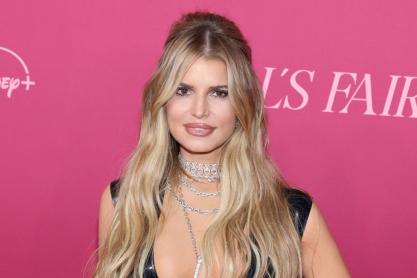 Η Τζέσικα Σίμπσον γιορτάζει οκτώ χρόνια νηφαλιότητας: “Το αλκοόλ φίμωσε τη διαίσθησή μου”