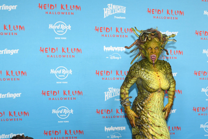 Χάιντι Κλουμ: Μεταμορφώθηκε σε επιβλητική Μέδουσα για χάρη του φετινού Heidiween