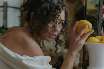 Μην πετάς αυτές τις 4 φλούδες φρούτων – κάνουν καλό στην υγεία σου