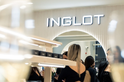 Μια υπερδύναμη στον κόσμο της ομορφιάς επιστρέφει: Το talk of the town opening στην Ερμού