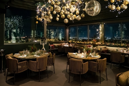 Wrapped with Love: Μια βραδιά προσφοράς και δημιουργίας από το Radisson Hotel Group για τα Παιδικά Χωριά SOS