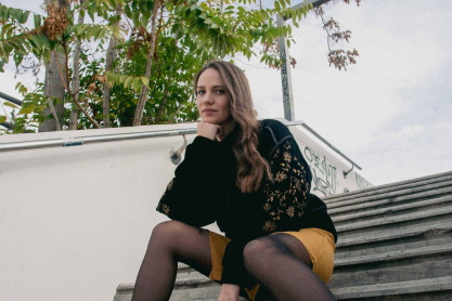 Για τη Φωτεινή Παπαθεοδώρου, η ζωή είναι σαν παράσταση και η ταινία της θα ‘χει τίτλο “Φέτα και Τσένταρ”