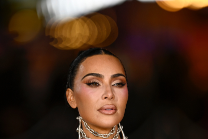 &Kappa;&iota;&mu; &Kappa;&alpha;&rho;&nu;&tau;ά&sigma;&iota;&alpha;&nu;