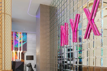NYX Hotel Athens: Urban design, τέχνη και γαστρονομία που ξεχωρίζει