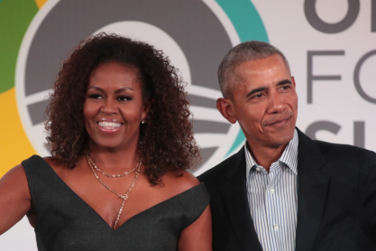 Τα Χριστούγεννα των Ομπάμα θέλουν… logistics: Ο απίστευτος αριθμός καρτών που στέλνουν κάθε χρόνο