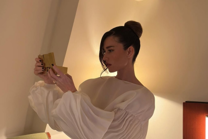 μαύρα χριστουγεννιάτικα νύχια