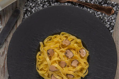 Ταλιατέλες με τρούφα: Το πιο απλό και εκλεπτυσμένο πιάτο για το χριστουγεννιάτικο τραπέζι