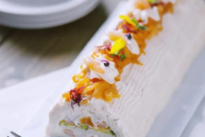 Αλμυρός χριστουγεννιάτικος κορμός: Η συνταγή για ένα εντυπωσιακό ορεκτικό