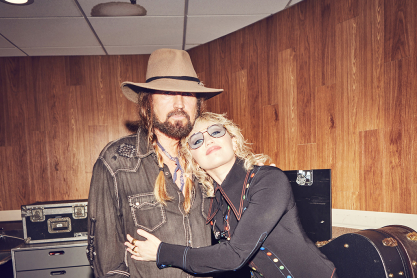 Μπίλι Ρέι Σάιρους: Ζητά χιλιάδες δολάρια από γυναίκα που ισχυρίστηκε πως είναι η βιολογική μητέρα της Μάιλι