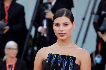 Δανάη Παππά στο JennyGr: «Ζούμε σε έναν κόσμο σκληρό, γεμάτο πληροφορία και αβεβαιότητα, είναι εύκολο να χαθείς»