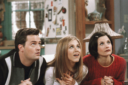 Τα “Φιλαράκια” επανενώνονται για να τιμήσουν τον Μάθιου Πέρι, δύο χρόνια μετά τον θάνατό του