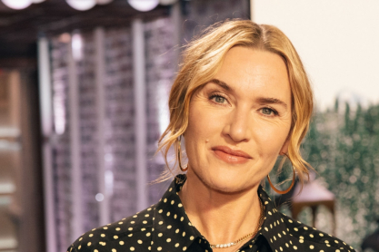 Κέιτ Γουίνσλετ: “Οι πρώτες ερωτικές εμπειρίες μου στην εφηβεία ήταν και με αγόρια και με κορίτσια”