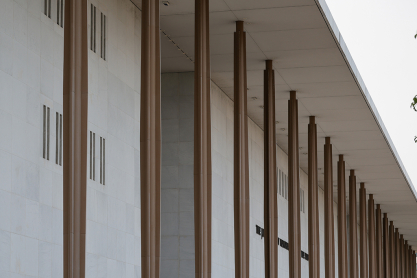 Πολιτιστικό Κέντρο Κένεντι: Ζητά αποζημίωση 1 εκατ. δολαρίων από μουσικό που ακύρωσε εμφάνισή του λόγω της προσθήκης του ονόματος Τραμπ