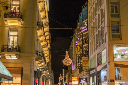 Klarna: Το 95,1% των Ελλήνων δηλώνει ότι η ακρίβεια θα επηρεάσει τις χριστουγεννιάτικες αγορές τους