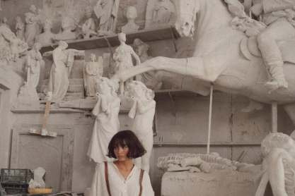 Poetcore: Η λογοτεχνική αισθητική, γεμάτη νοσταλγία και μαγεία, που θα κυριαρχήσει το 2026