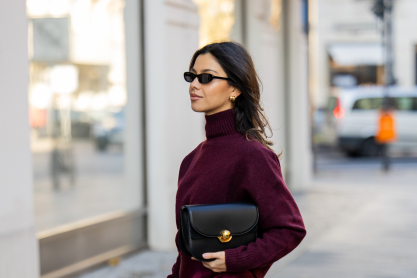 Σατέν φούστα και τον χειμώνα; Πώς θα τη φορέσεις για μια κομψή εμφάνιση