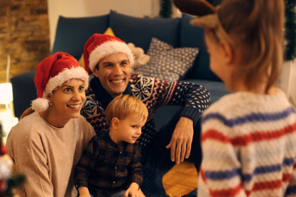 5 χριστουγεννιάτικες παραδόσεις της παιδικής ηλικίας μας, που οι περισσότεροι δεν εγκαταλείπουμε μεγαλώνοντας