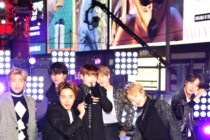 Οι BTS επιστρέφουν με νέο άλμπουμ και παγκόσμια περιοδεία μετά από τέσσερα χρόνια απουσίας