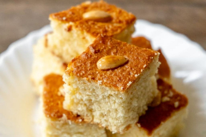 Μπασμπούσα: Ένα κλασικό αραβικό γλυκό που αξίζει να δοκιμάσετε