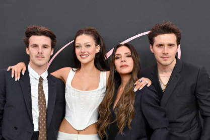 Η Βικτόρια Μπέκαμ νιώθει “προδομένη” από τη συμπεριφορά του Μπρούκλιν - Αγαπά τη Νίκολα “σαν κόρη της”