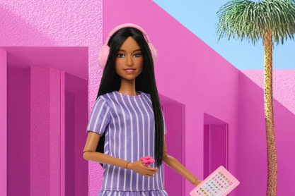 Η Mattel δημιούργησε την πρώτη κούκλα Barbie με αυτισμό, αφιερωμένη στη διαφορετικότητα και τη συμπερίληψη