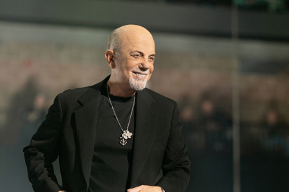 Μπίλι Τζόελ: Επέστρεψε στη σκηνή μετά τη διάγνωση NPH και συγκίνησε το κοινό στη Φλόριντα